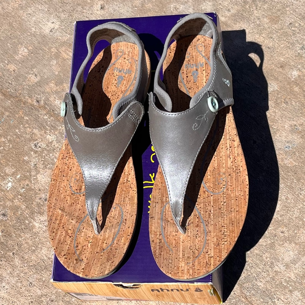 Excellent used condition. Like new, size 9 Ahnu sandals.